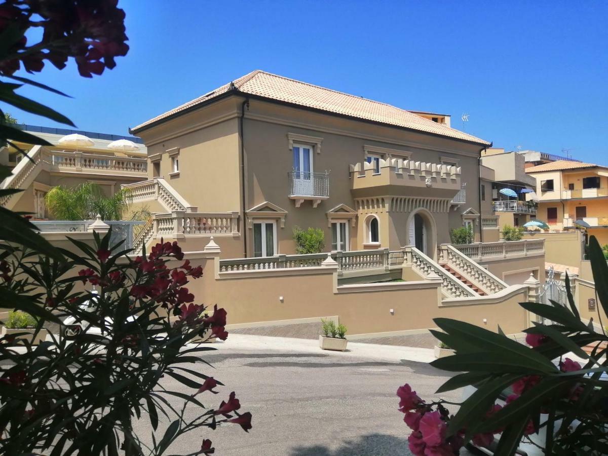 Sui Generis Tropea Luxury Rooms Екстериор снимка