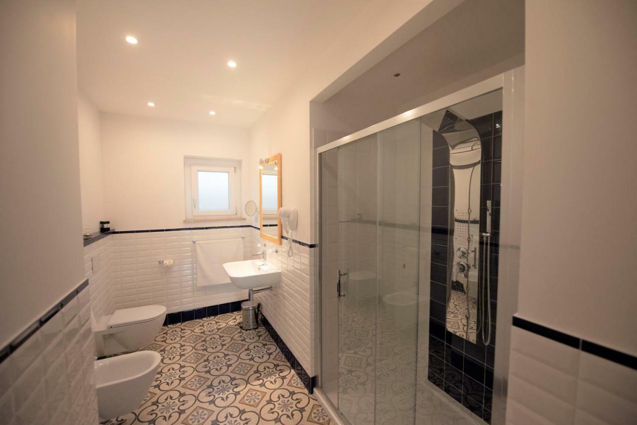 Sui Generis Tropea Luxury Rooms Екстериор снимка